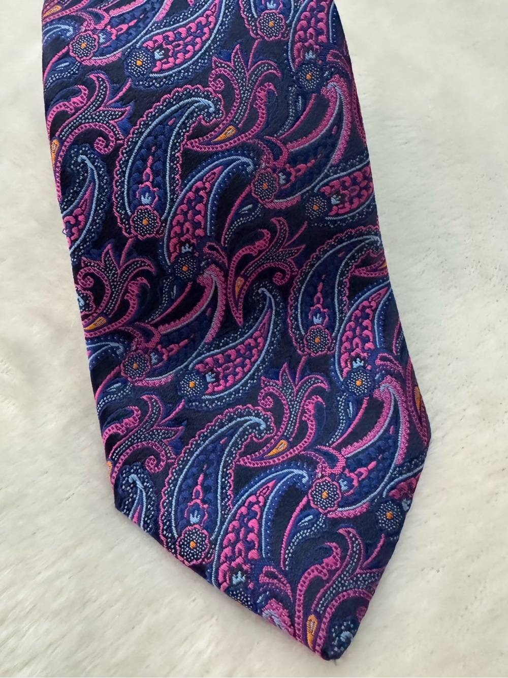 JoS. A Bank Reserve Collection Pink/Navy Silk Paisley Tie - Made in Italy